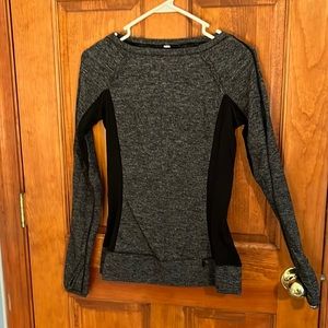 Lululemon long sleeve size 4